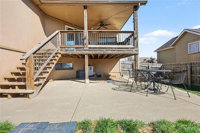 5217 NE Holiday Drive, Lee's Summit, MO 64064