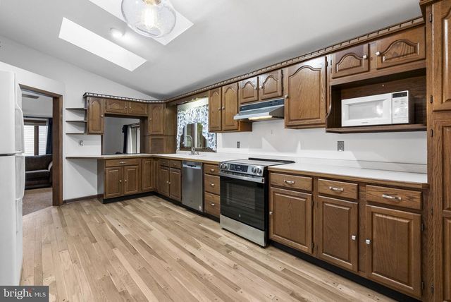 165 CLOVER CIR, Southampton, PA 18966