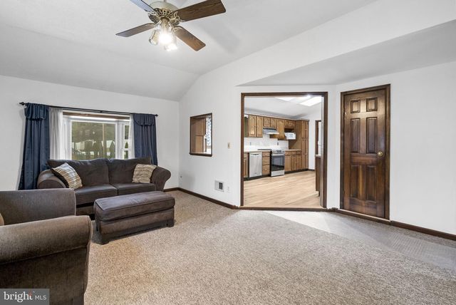 165 CLOVER CIR, Southampton, PA 18966