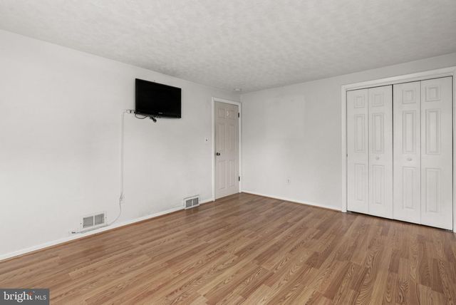 165 CLOVER CIR, Southampton, PA 18966