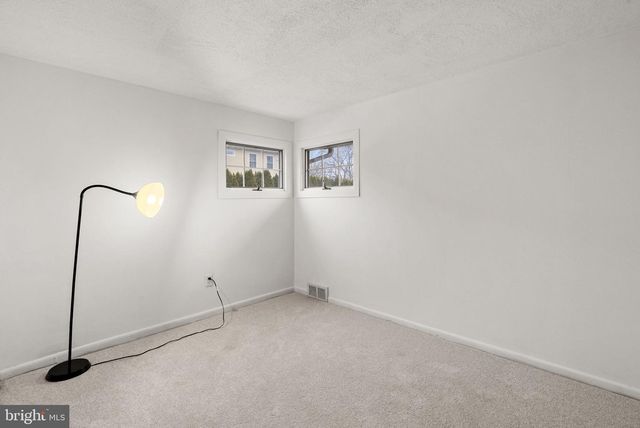 165 CLOVER CIR, Southampton, PA 18966