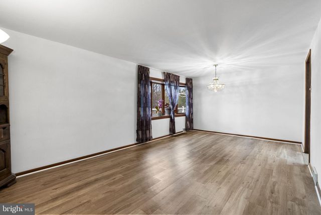 165 CLOVER CIR, Southampton, PA 18966