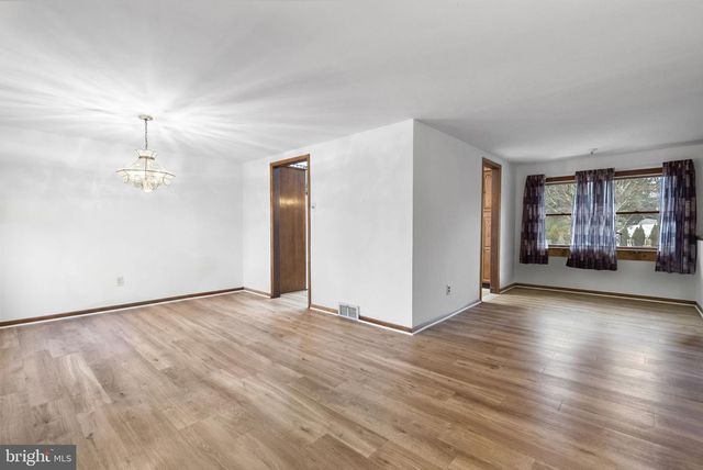 165 CLOVER CIR, Southampton, PA 18966