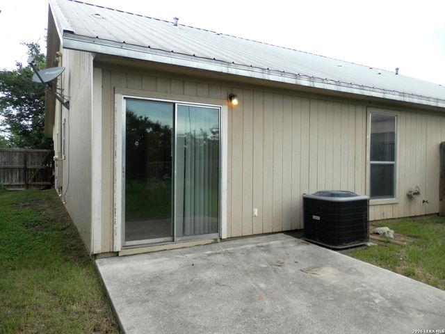 306 OELKERS DR, New Braunfels, TX 78130