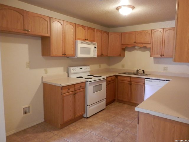 306 OELKERS DR, New Braunfels, TX 78130