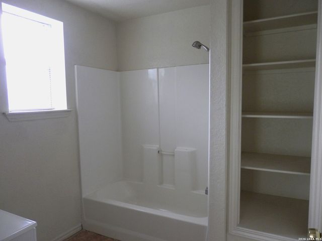 306 OELKERS DR, New Braunfels, TX 78130