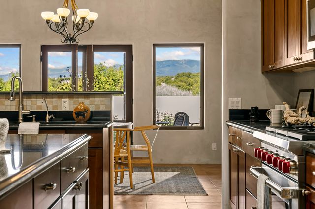 9B Paseo Del Pajaro, Santa Fe, NM 87506