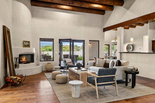9B Paseo Del Pajaro, Santa Fe, NM 87506