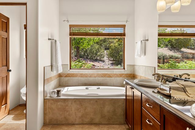 9B Paseo Del Pajaro, Santa Fe, NM 87506