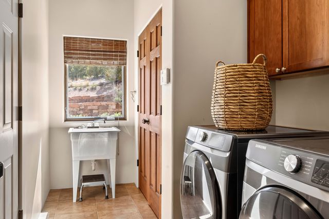 9B Paseo Del Pajaro, Santa Fe, NM 87506