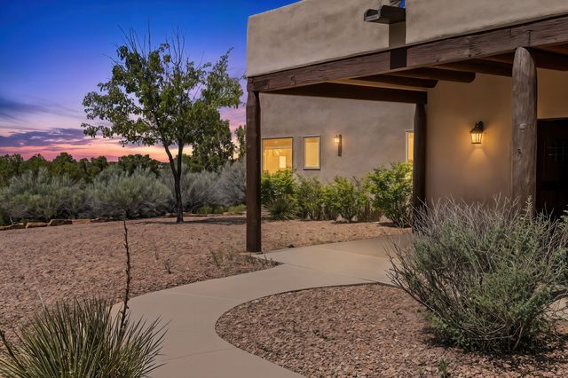 9B Paseo Del Pajaro, Santa Fe, NM 87506
