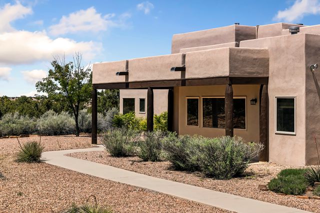 9B Paseo Del Pajaro, Santa Fe, NM 87506