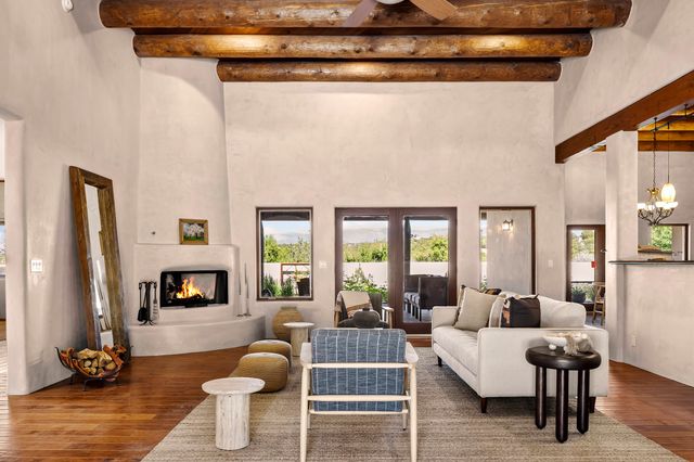 9B Paseo Del Pajaro, Santa Fe, NM 87506