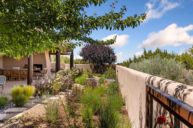 9B Paseo Del Pajaro, Santa Fe, NM 87506