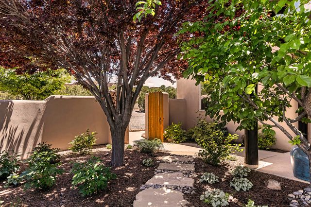 9B Paseo Del Pajaro, Santa Fe, NM 87506