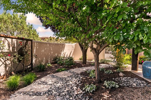 9B Paseo Del Pajaro, Santa Fe, NM 87506