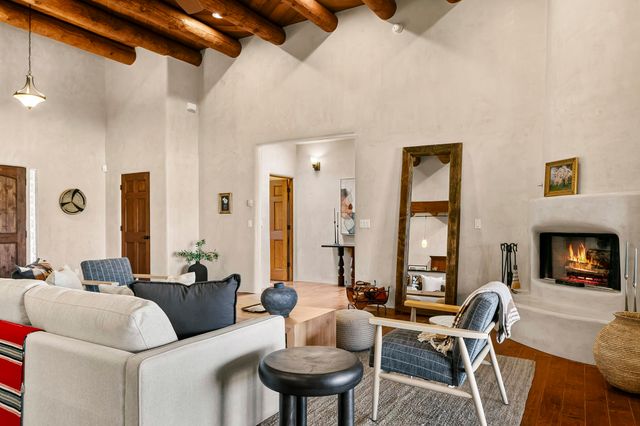 9B Paseo Del Pajaro, Santa Fe, NM 87506