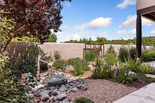 9B Paseo Del Pajaro, Santa Fe, NM 87506