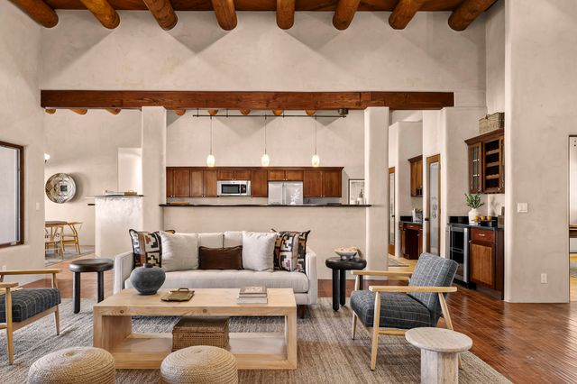 9B Paseo Del Pajaro, Santa Fe, NM 87506