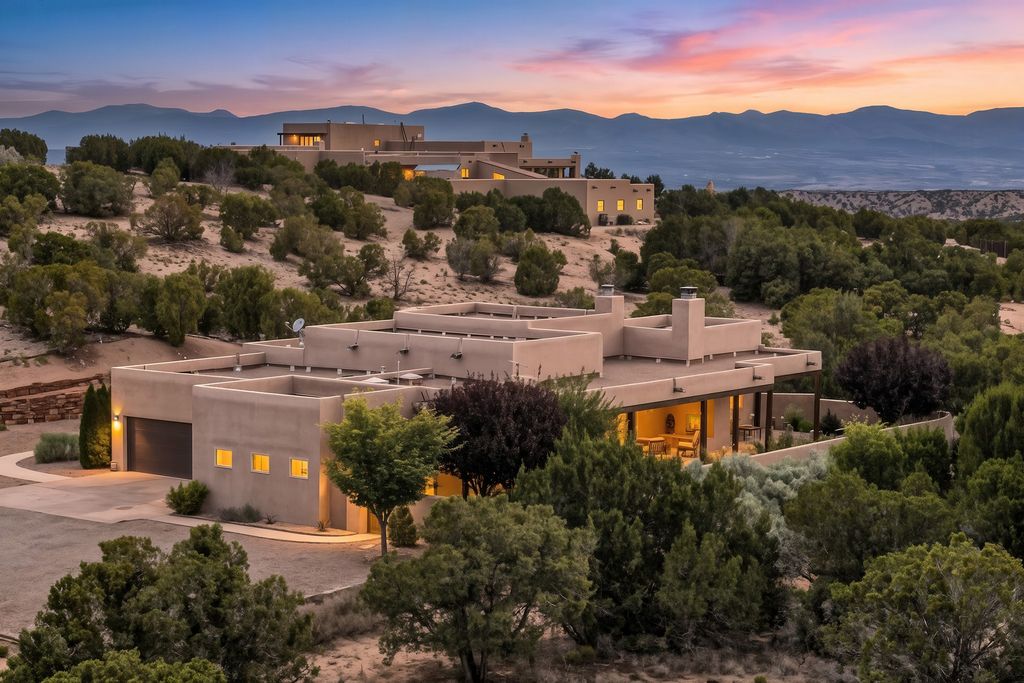 9B Paseo Del Pajaro, Santa Fe, NM 87506