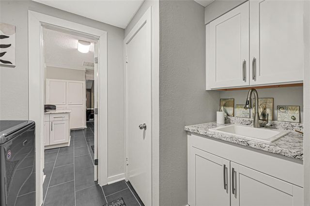111 Springs Edge Drive, Conroe, TX 77356