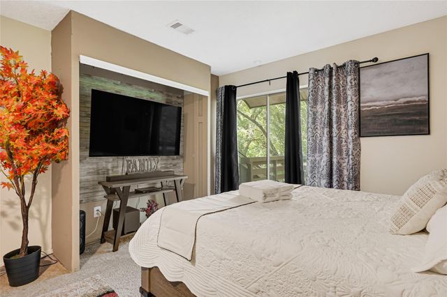 111 Springs Edge Drive, Conroe, TX 77356