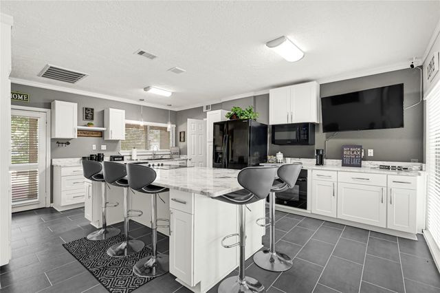 111 Springs Edge Drive, Conroe, TX 77356