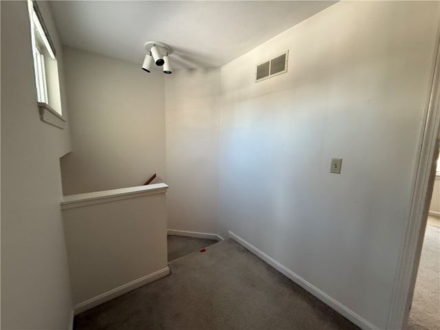 351 New London Avenue 302, Warwick, RI 02886