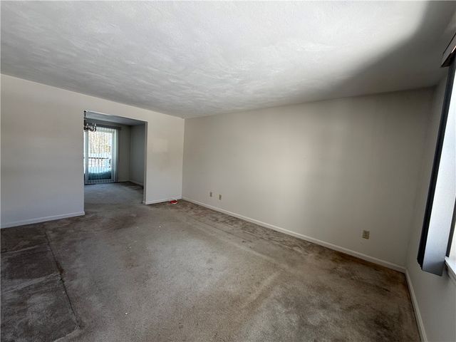 351 New London Avenue 302, Warwick, RI 02886