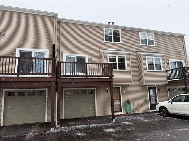 351 New London Avenue 302, Warwick, RI 02886