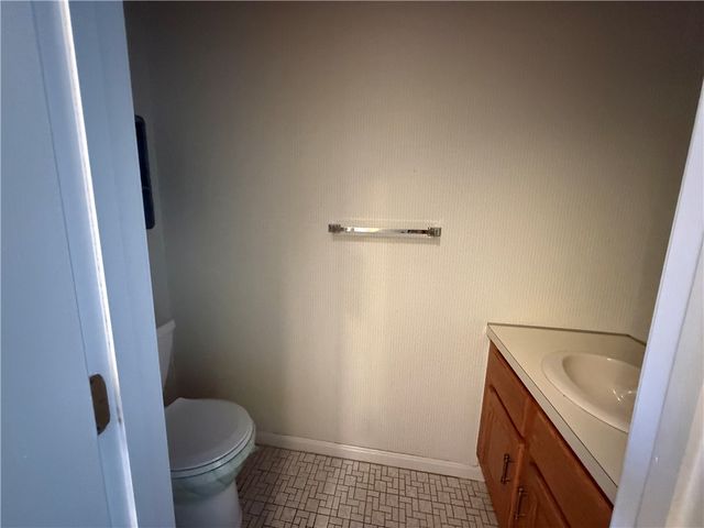 351 New London Avenue 302, Warwick, RI 02886