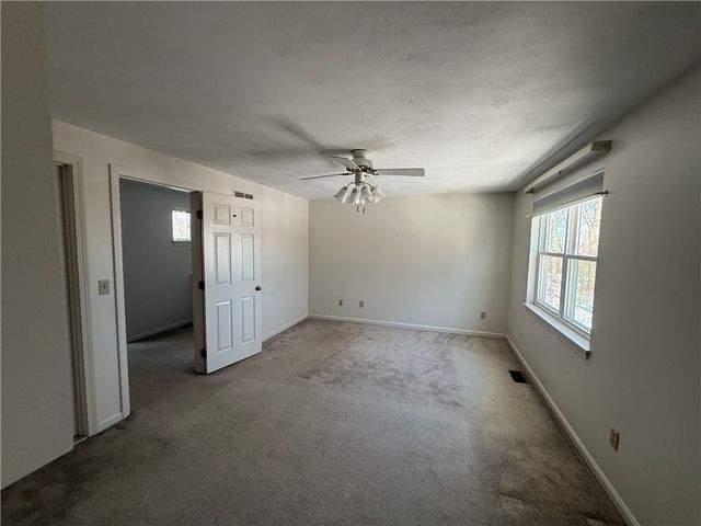 351 New London Avenue 302, Warwick, RI 02886