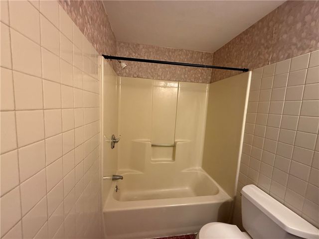 351 New London Avenue 302, Warwick, RI 02886