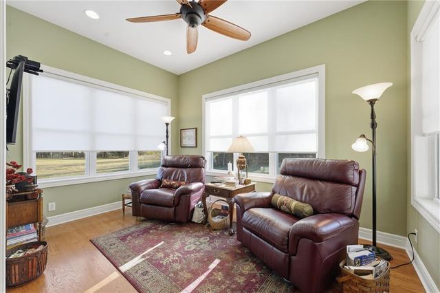 900 Oakmont Drive, Lansing, KS 66043