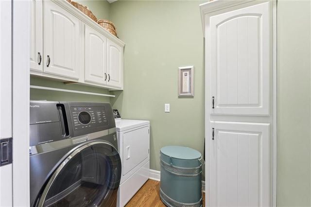 900 Oakmont Drive, Lansing, KS 66043