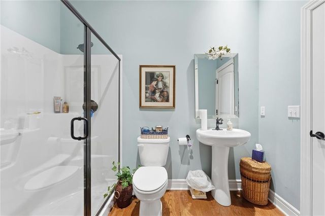 900 Oakmont Drive, Lansing, KS 66043