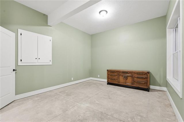 900 Oakmont Drive, Lansing, KS 66043