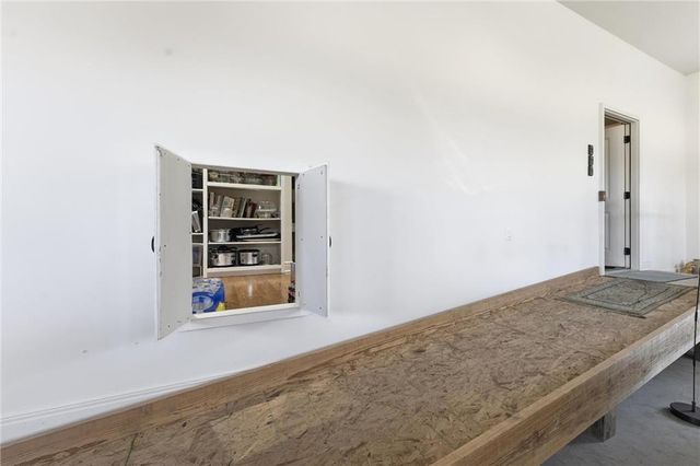 900 Oakmont Drive, Lansing, KS 66043