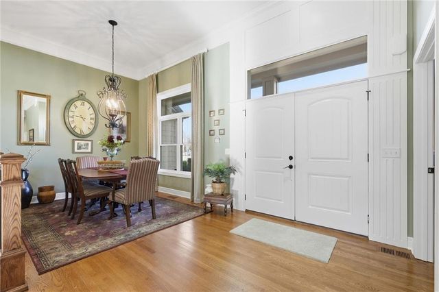 900 Oakmont Drive, Lansing, KS 66043