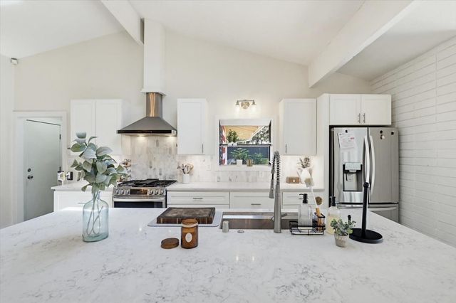 2383 Pinon Rd, Rescue, CA 95672