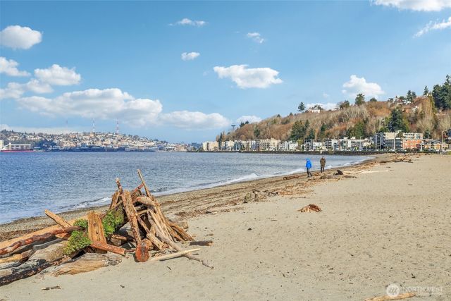 2628 58th Avenue SW, Seattle, WA 98116