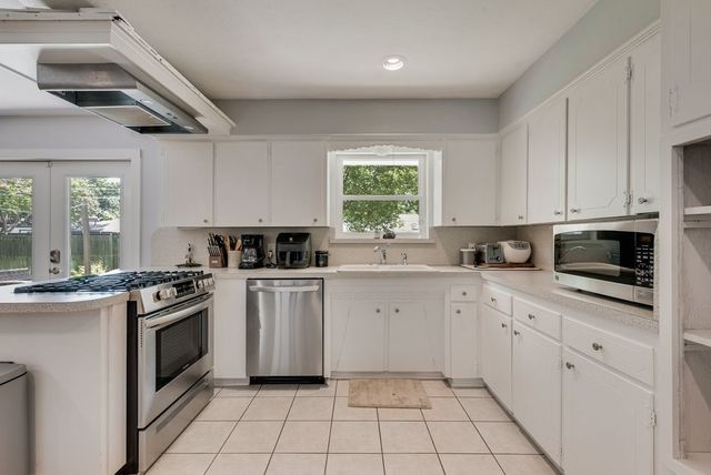 9619 Liptonshire Drive, Dallas, TX 75238