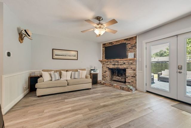 9619 Liptonshire Drive, Dallas, TX 75238