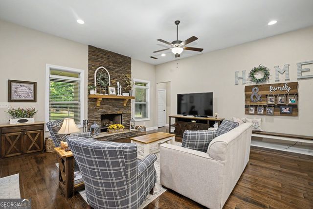 143 Linchwood Drive, Senoia, GA 30276