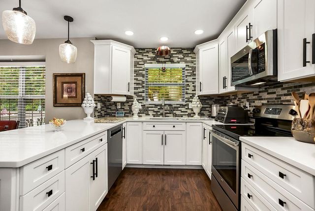 2413 SW RICHWOOD Circle, Blue Springs, MO 64015