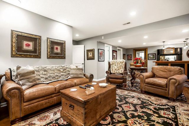 2413 SW RICHWOOD Circle, Blue Springs, MO 64015