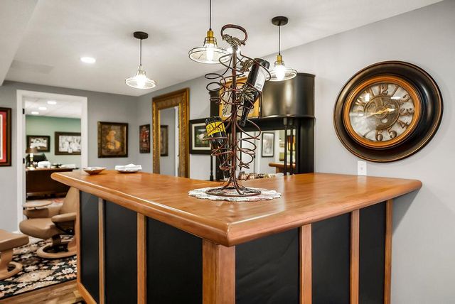 2413 SW RICHWOOD Circle, Blue Springs, MO 64015