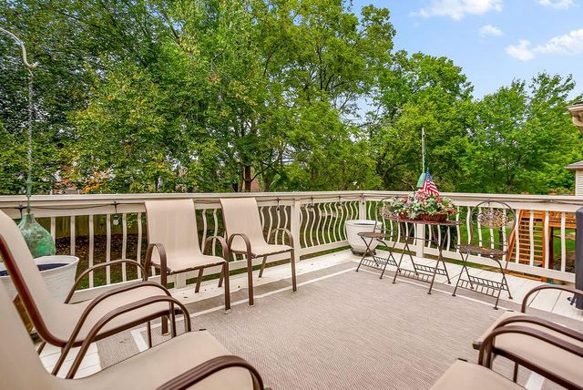 2413 SW RICHWOOD Circle, Blue Springs, MO 64015