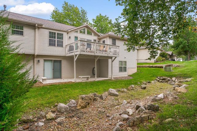 2413 SW RICHWOOD Circle, Blue Springs, MO 64015