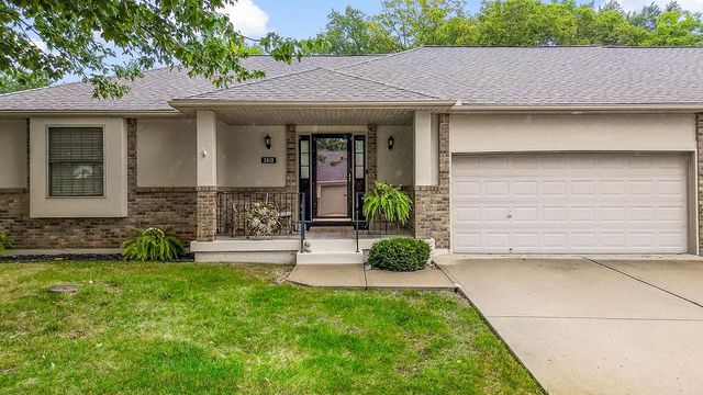 2413 SW RICHWOOD Circle, Blue Springs, MO 64015